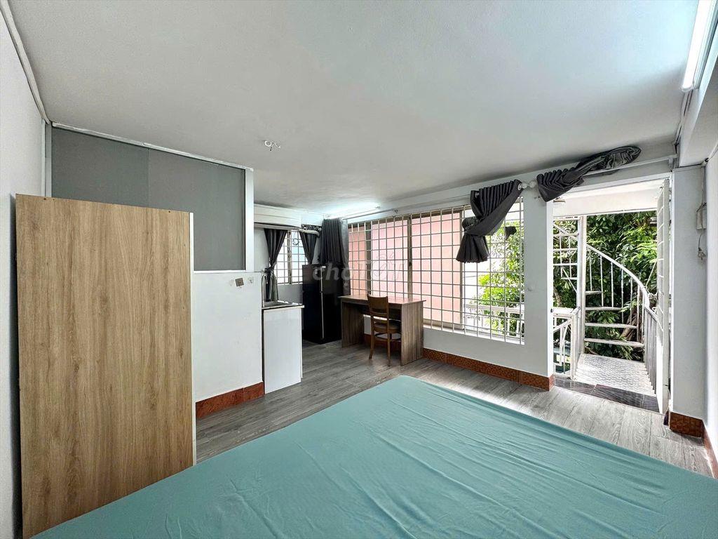 CHDV BAN CÔNG, CỬA SỔ - NGUYỄN VĂN CỪ, Q5 Chỉ hơn 5TR