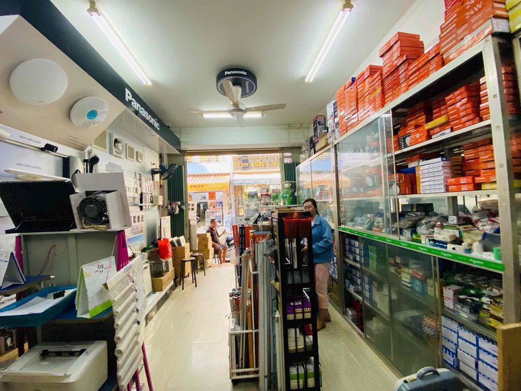 Nhà mặt tiền ngay trung tâm Quận 5.Khu kinh doanh. sầm uất .