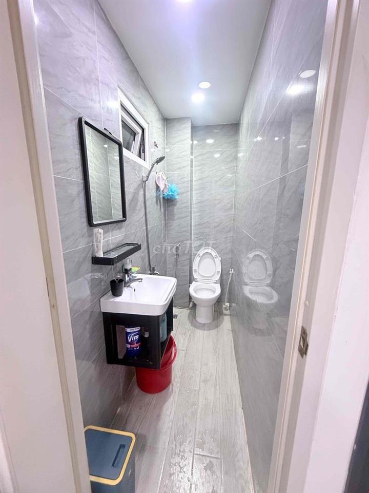 CHO THUÊ NHÀ MẶT TIỀN ĐẸP VIP P7 Q5