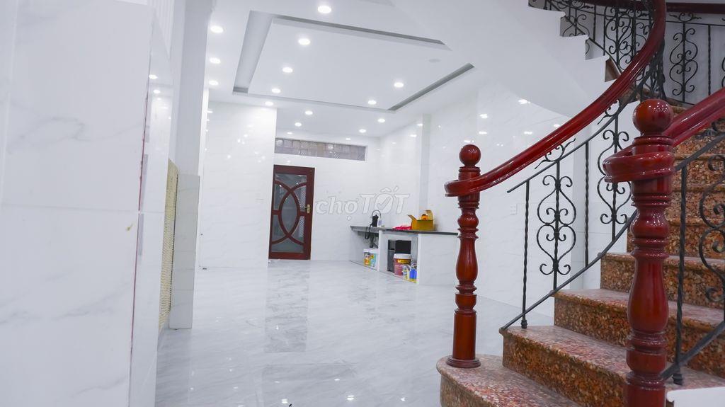 NHÀ 3 TẦNG QUẬN 5 – HẺM Ô TÔ, 2 MẶT THOÁNG TRƯỚC SAU, 5 PHÒNG – 4 WC