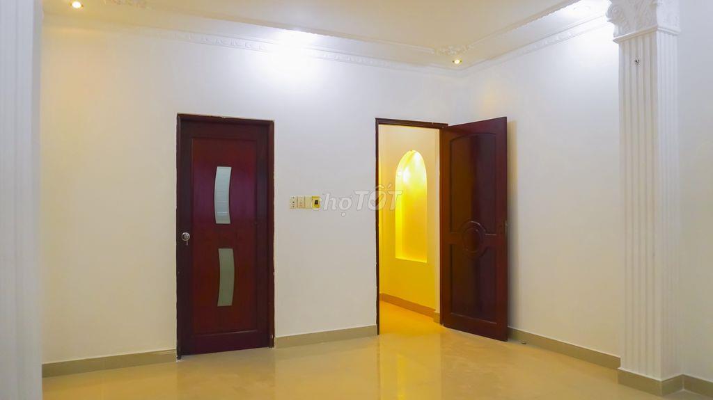 NHÀ 3 TẦNG QUẬN 5 – HẺM Ô TÔ, 2 MẶT THOÁNG TRƯỚC SAU, 5 PHÒNG – 4 WC
