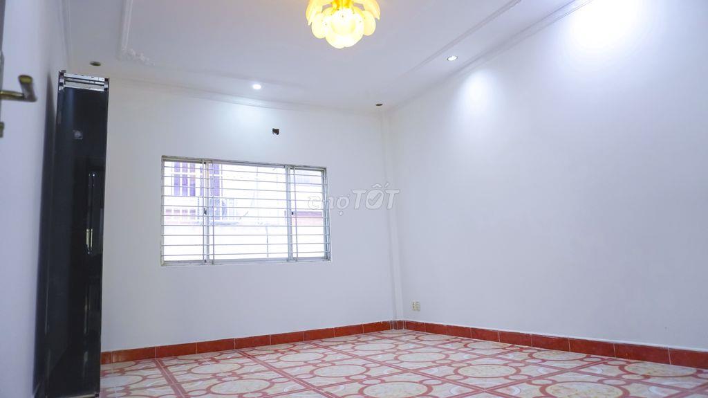 NHÀ 3 TẦNG QUẬN 5 – HẺM Ô TÔ, 2 MẶT THOÁNG TRƯỚC SAU, 5 PHÒNG – 4 WC