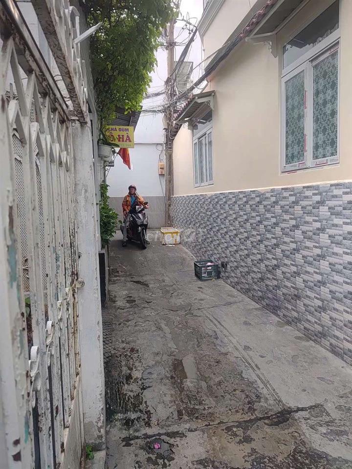 Cho thuê nhà hẻm 216 Dương Bá Trạc, phường 2, quận 8. DT: 6x20m