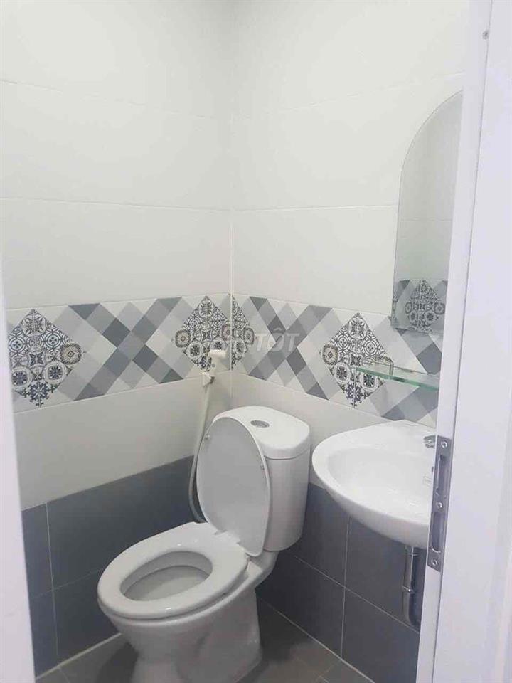 hạ giá bán gấp nhà CĂN HỘ DỊCH VỤ. trung tâm quận 5