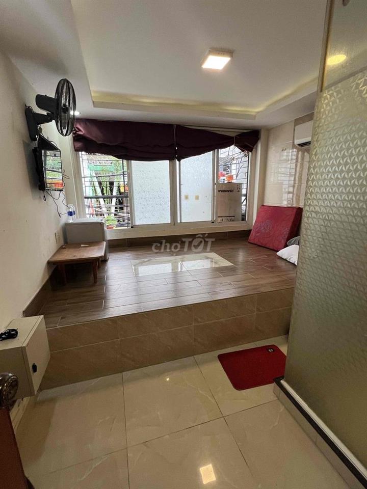 Phòng trọ ban công cửa sổ Ngay lotte Quận 11