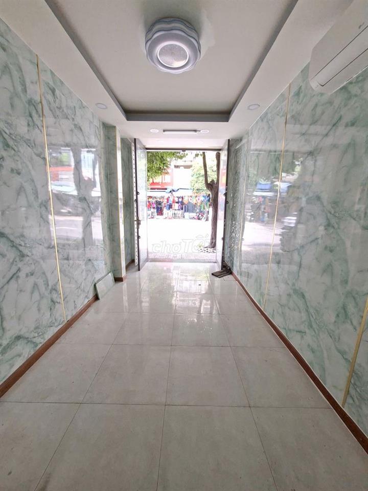 Chính chủ rao bán nhà giá rẻ - 2 mặt tiền - ngay trung tâm Q5 TP.HCM