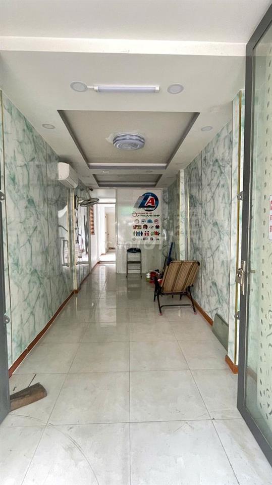 Chính chủ rao bán nhà giá rẻ - 2 mặt tiền - ngay trung tâm Q5 TP.HCM