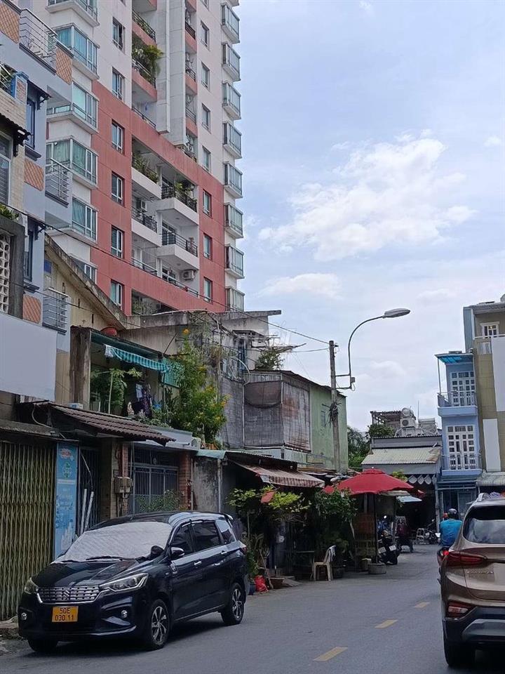 ✅✅ Nhà 2PN ngay Cao Đạt Q.5