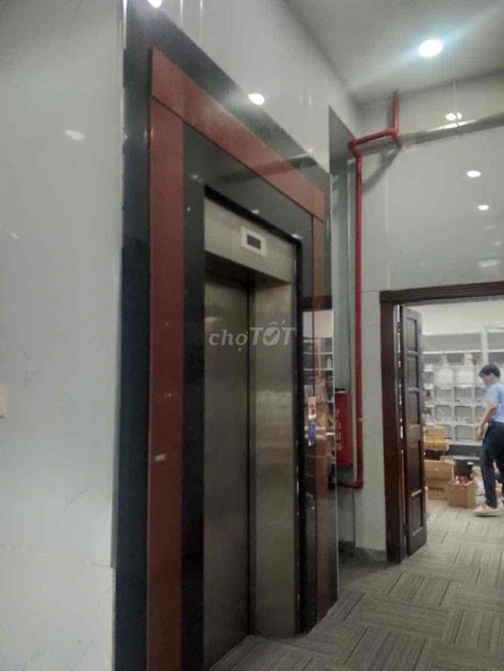 Cho thuê toà nhà ngay trung tâm bình thạnh