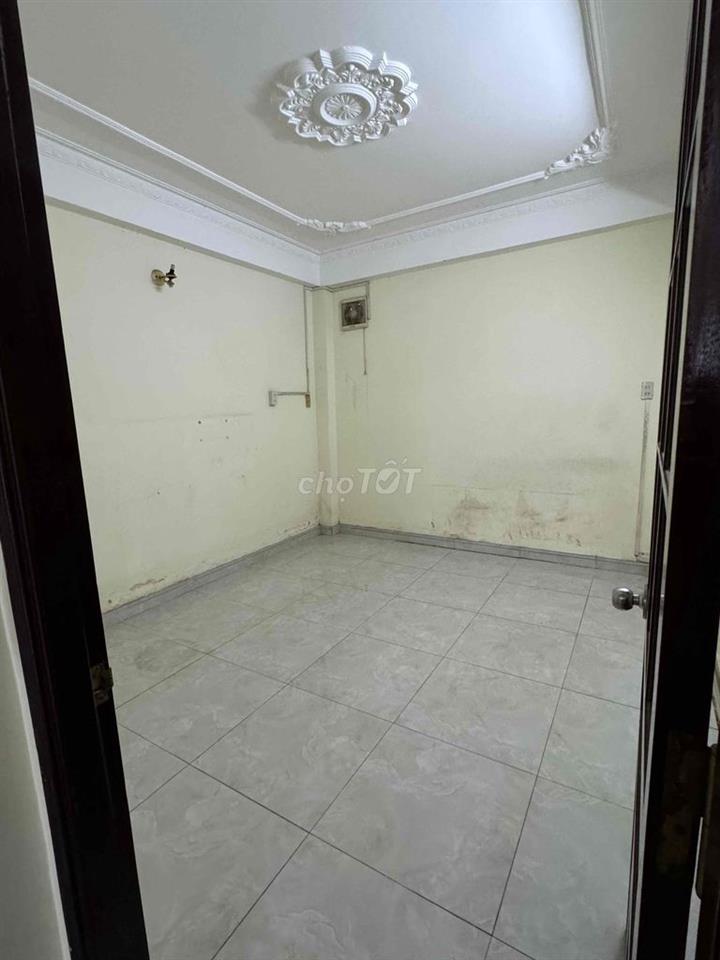 MẶT TIỀN QUẬN 5 - CHO THUÊ NHÀ NGUYÊN CĂN, SAU LƯNG BV CHỢ RẪY