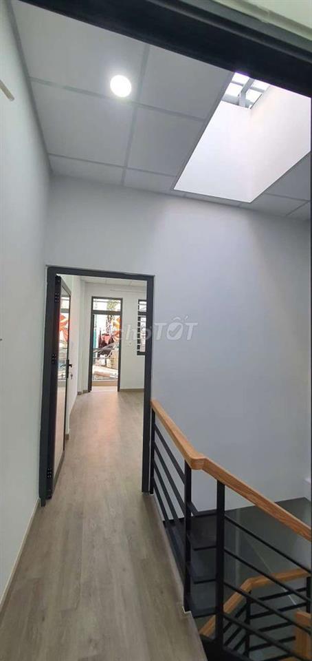 Cho thuê Nhà phố cực xinh góc Nguyễn Trãi Trần Bình Trọng quận 5