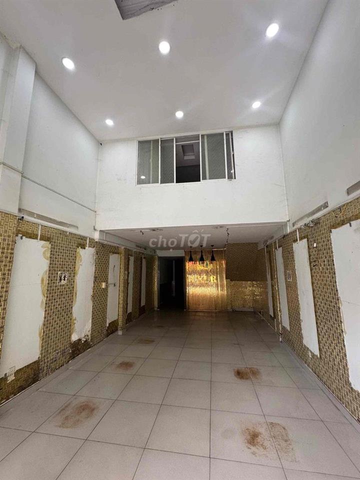 🏢 CHO THUÊ NHÀ MẶT TIỀN 📍 988 Trần Hưng Đạo, Phường Chợ Quán, TP. Hồ C