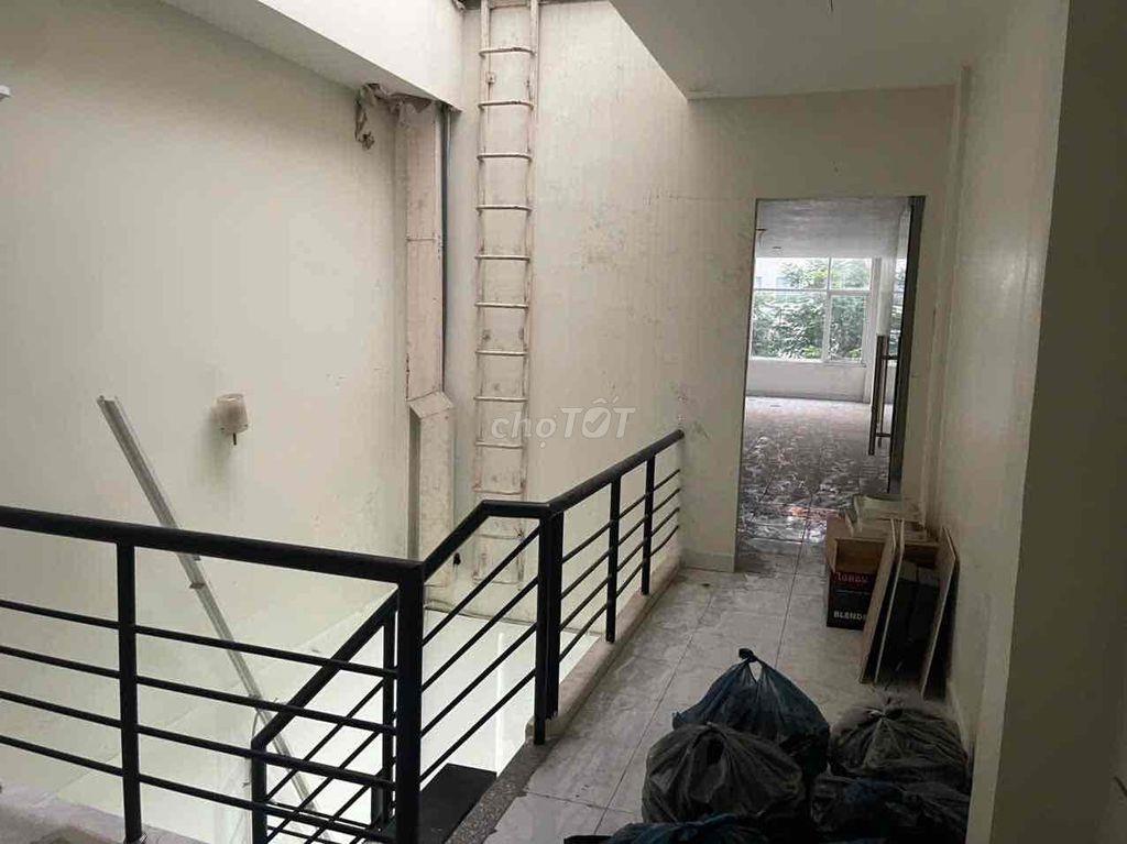 Cho thuê tầng 2 làm văn phòng,SPA….
