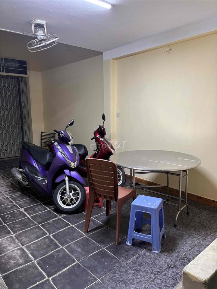 Cho thuê mặt bằng kinh doanh vị trí chợ vật liệu quận 5-50m2 (3.8x15m)