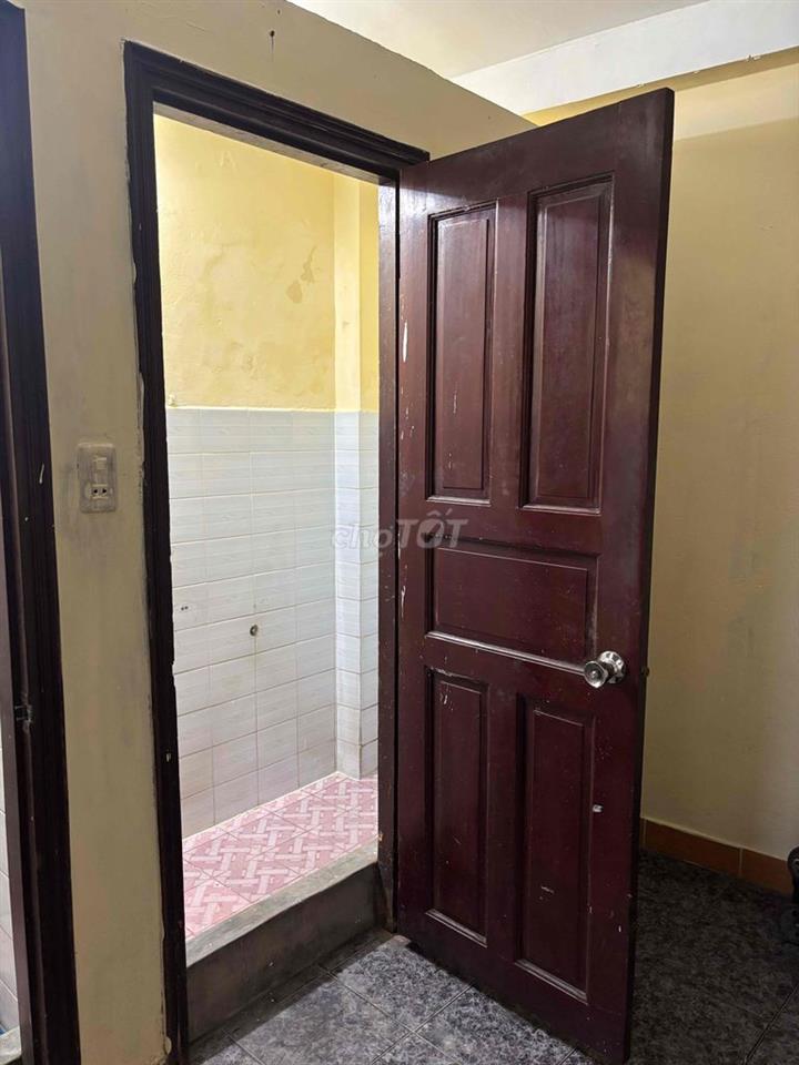 Cho thuê mặt bằng kinh doanh vị trí chợ vật liệu quận 5-50m2 (3.8x15m)