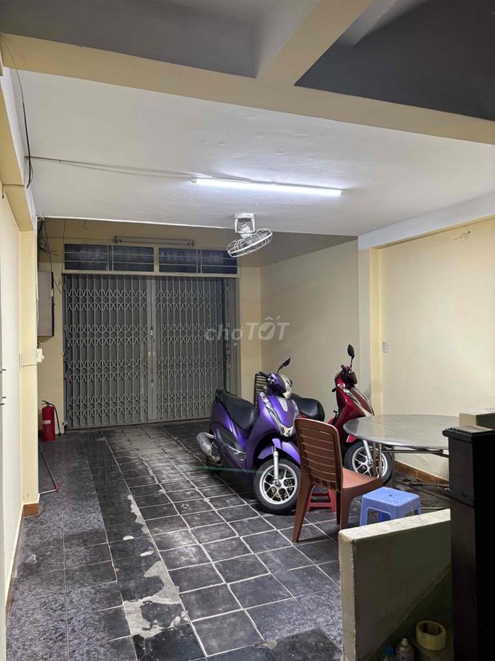 Cho thuê mặt bằng kinh doanh vị trí chợ vật liệu quận 5-50m2 (3.8x15m)