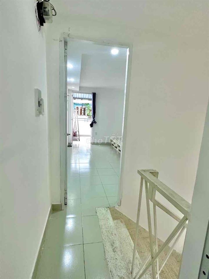 Phòng 35m2 ban công, thiết kế tách bếp,  Nguyễn Biểu Q5 cách Q1 chỉ 3p