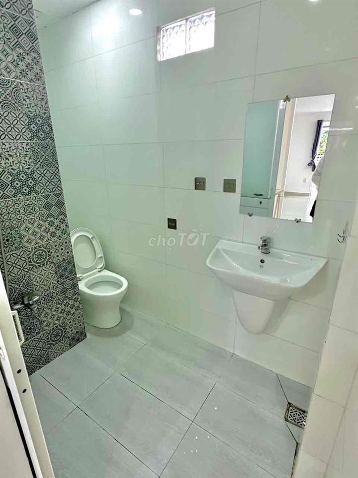 Phòng 35m2 ban công, thiết kế tách bếp,  Nguyễn Biểu Q5 cách Q1 chỉ 3p