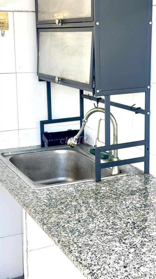 Phòng Nguyễn Biểu 35m2 có ban công rộng, thiết kế tách bếp tách toilet