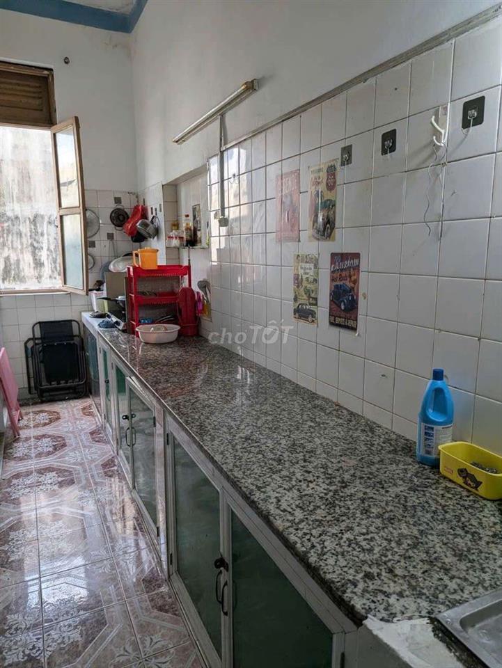 Phòng trọ ngay trung tâm Quận 5, view mặt tiền lầu 2, Giá 2.5- 4tr
