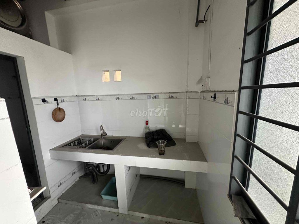Căn hộ mới xây thoáng mát sạch đẹp, phù hợp cho hộ gia đình nhỏ 3-4 ng