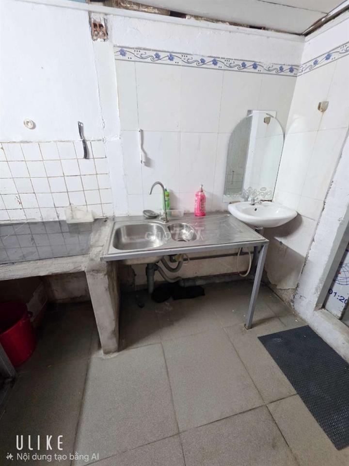 cho sv nam nữ hoặc nữ thêu phòng