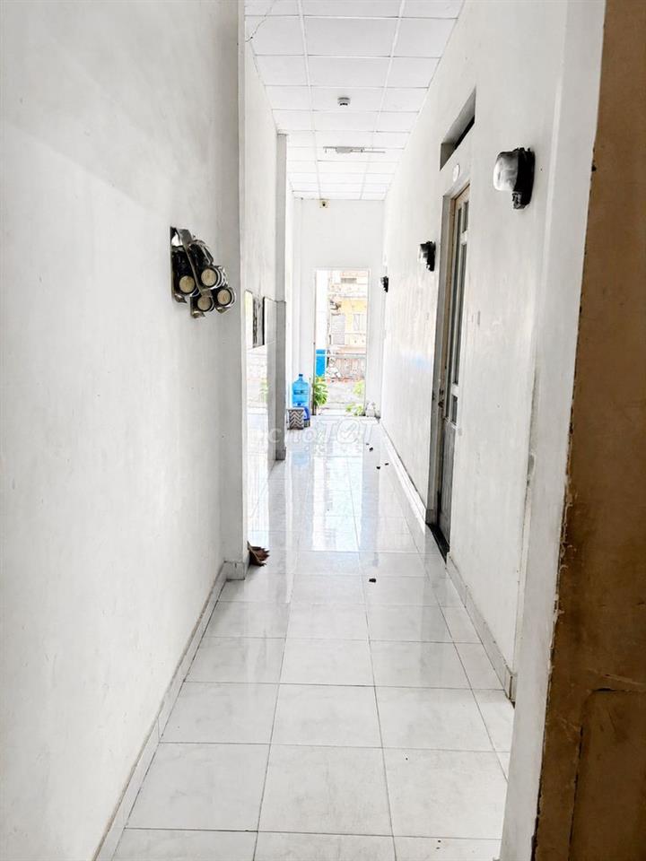 CHONG CHÓNG PHÒNG ĐẸP, GIÁ TỐT – RỘNG 28-30M² – XE MIỄN PHÍ!