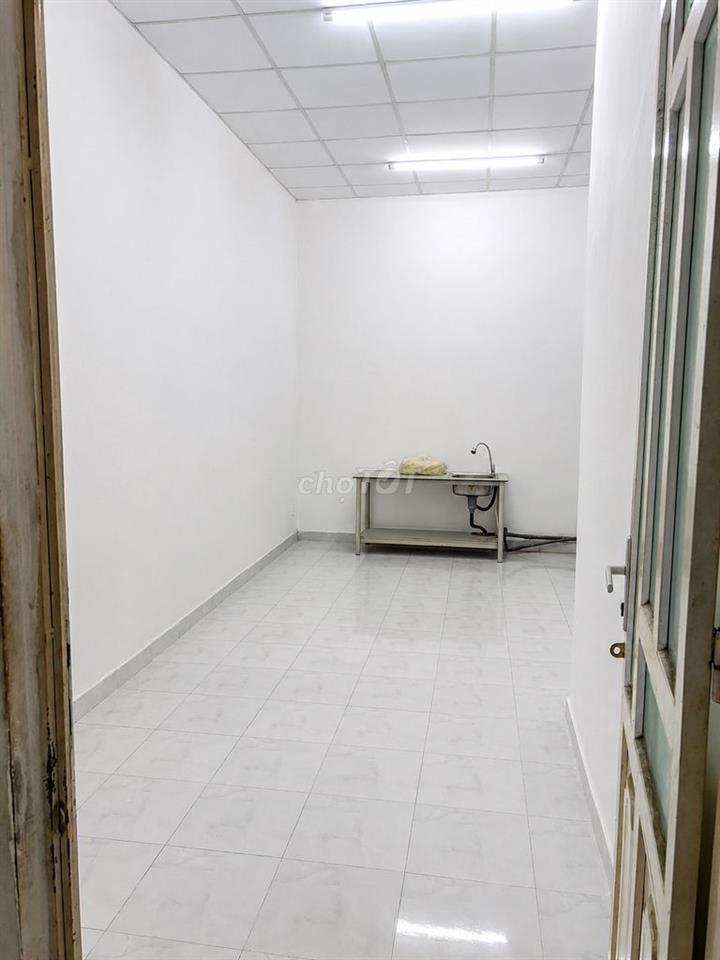 CHONG CHÓNG PHÒNG ĐẸP, GIÁ TỐT – RỘNG 28-30M² – XE MIỄN PHÍ!