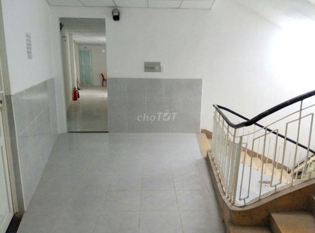 CHONG CHÓNG PHÒNG ĐẸP, GIÁ TỐT – RỘNG 28-30M² – XE MIỄN PHÍ!