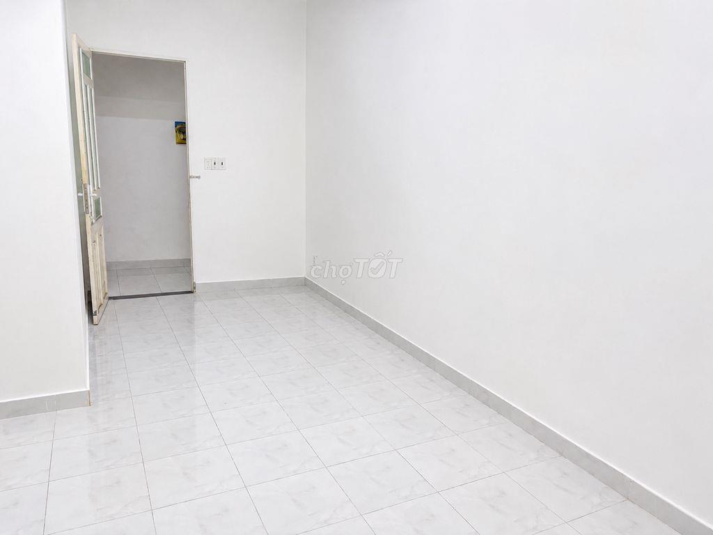 CHONG CHÓNG PHÒNG ĐẸP, GIÁ TỐT – RỘNG 28-30M² – XE MIỄN PHÍ!