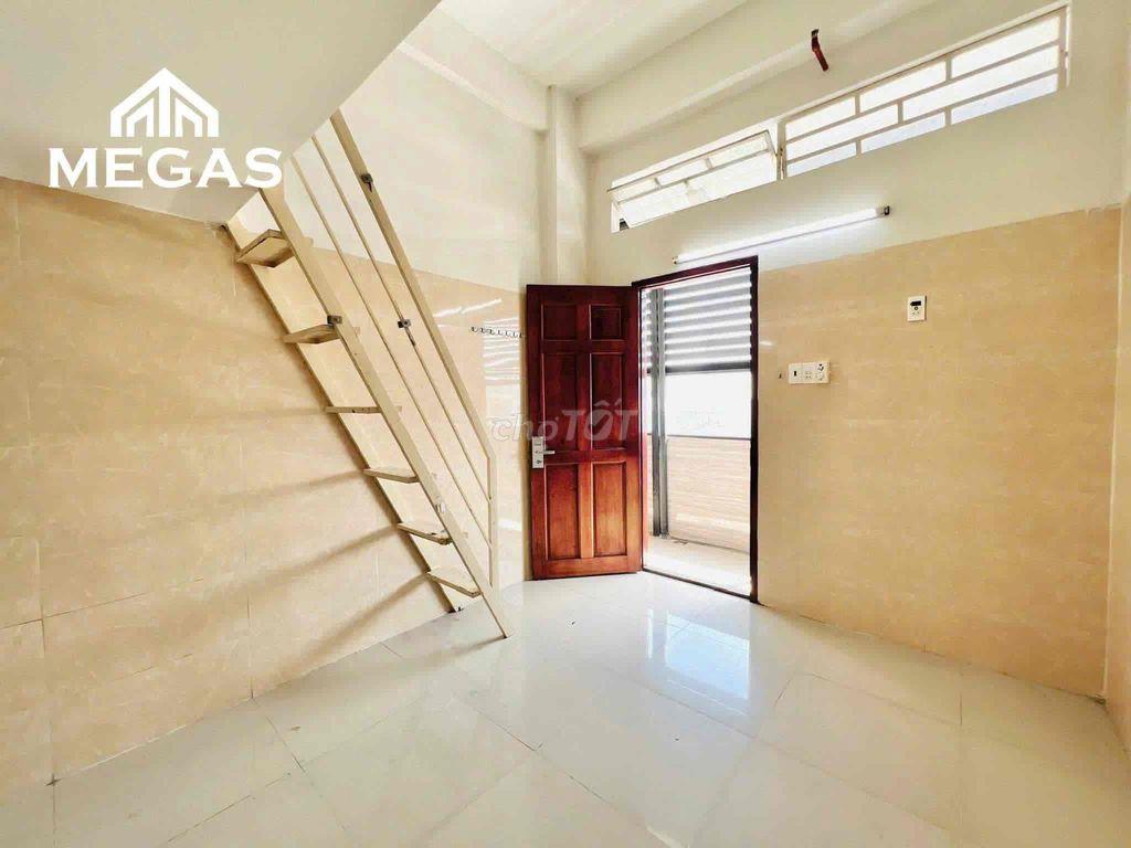 Duplex ban công Giá rẻ ngay Kinh Dương Vương sát ĐH Mở Gia Phú