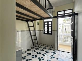 Duplex phòng to ban công dưới chân cầu chữ Y