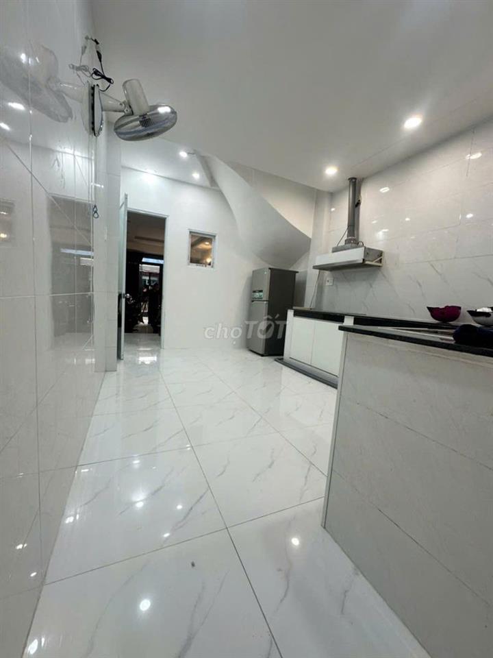 Phòng 3tr6 Nguyễn Trãi trung tâm (Q5) giá rẻ