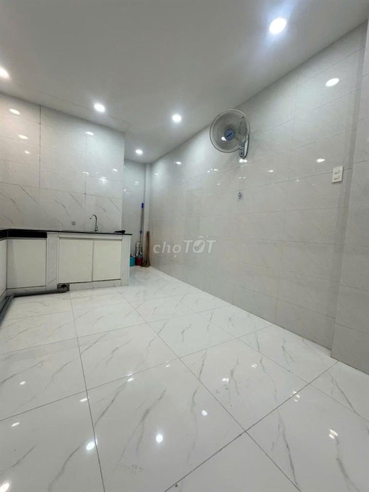 Phòng 3tr6 Nguyễn Trãi trung tâm (Q5) giá rẻ