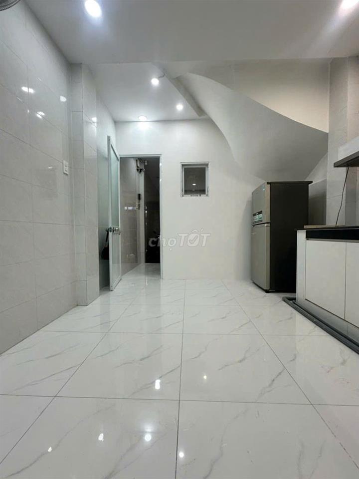 Phòng 3tr6 Nguyễn Trãi trung tâm (Q5) giá rẻ