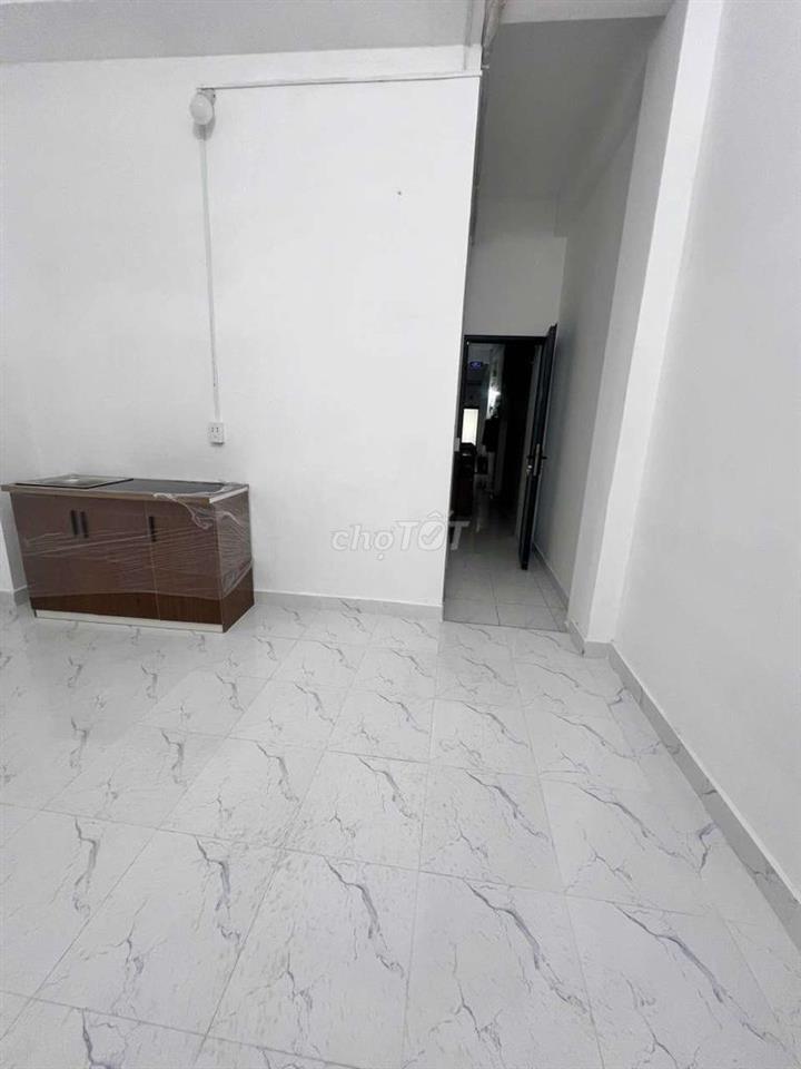 Máy lạnh, wc riêng, giờ tự do, có thang máy, gần ĐH SÀI GÒN, SƯ PHẠM