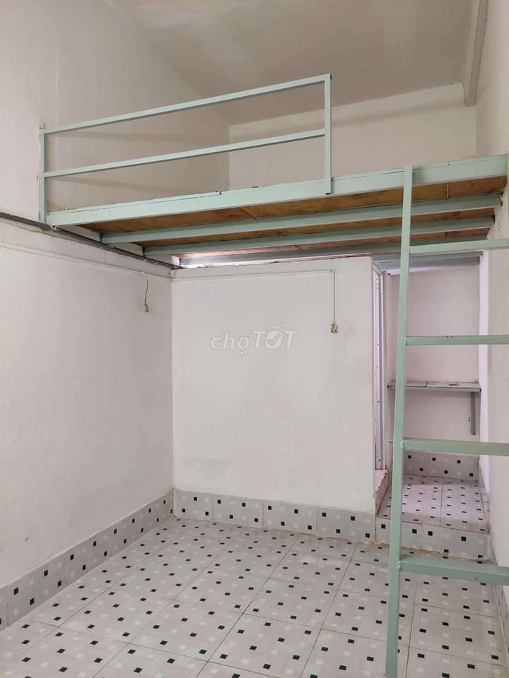 Cách trường Hotec 1 km, giờ tự do, gần siêu thị Mega Q6, công viên BP