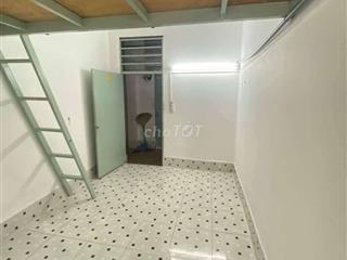 Cách trường Hotec 1 km, giờ tự do, gần siêu thị Mega Q6, công viên BP