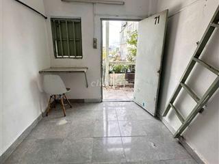 Ban công bao nắng, giờ tự do, cách trường Đại học Văn Hiến 500 m