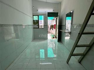 cách trường Đại học Văn Hiến 500 m, giờ tự do ,gần nhà xe Chín Nghĩa