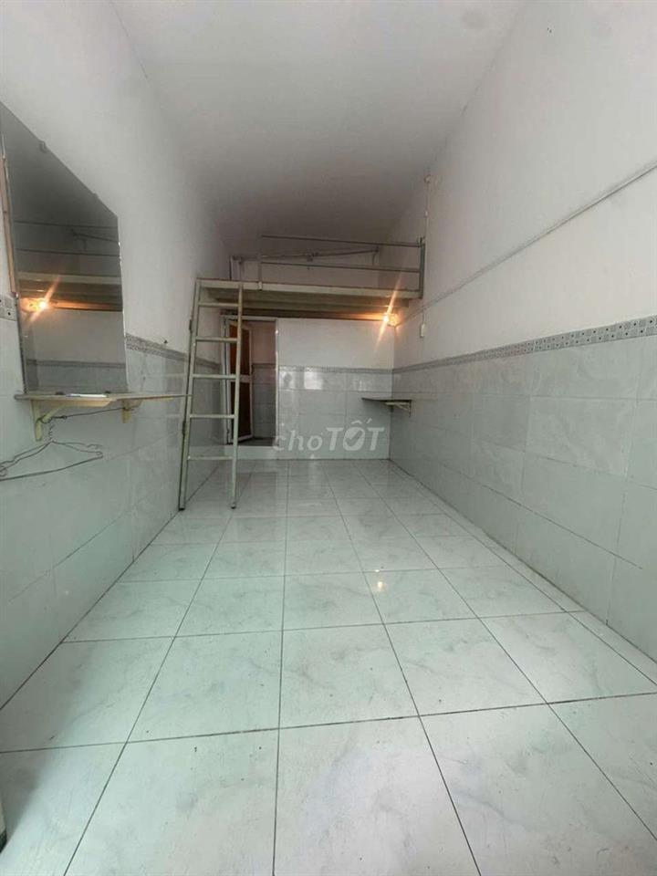 cách trường Đại học Văn Hiến 500 m, giờ tự do ,gần nhà xe Chín Nghĩa