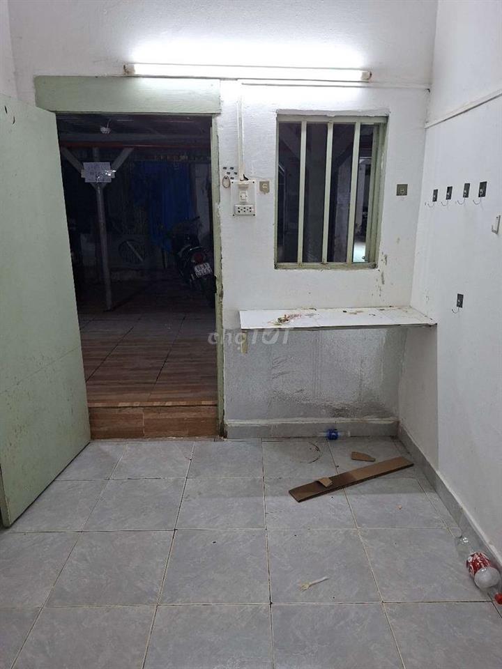 cách trường Đại học Văn Hiến 500 m gần chành xe Chín Nghĩa, BV Tân Phú