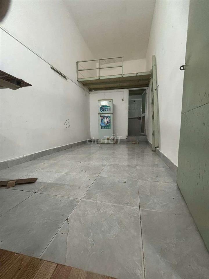 cách trường Đại học Văn Hiến 500 m gần chành xe Chín Nghĩa, BV Tân Phú