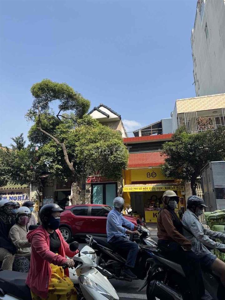Mặt tiền Nguyễn Trãi làm văn phòng, dạy học, ở trọ