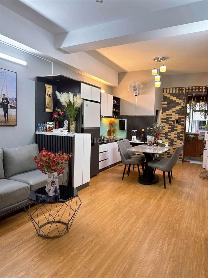 Bán căn hộ mới đẹp sát Chợ Phú Lâm