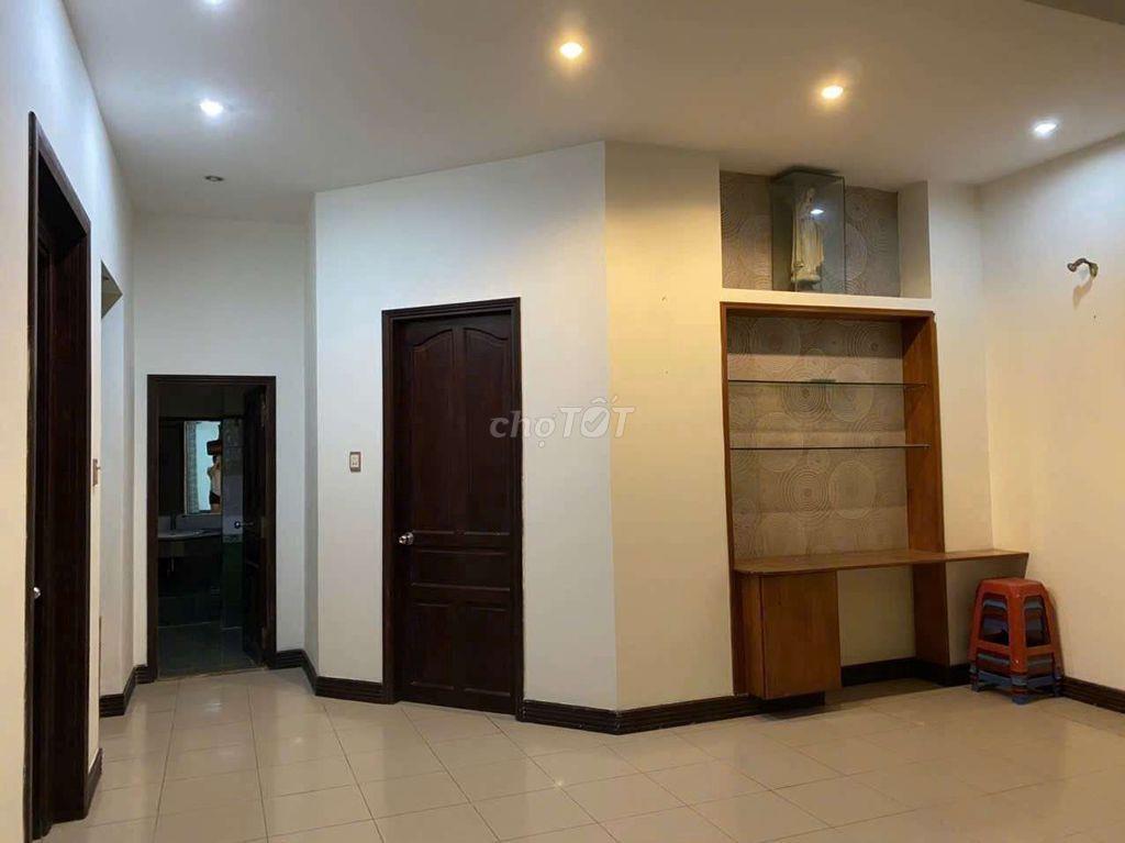 Bán biệt thự hẻm ô tô Lạc Long Quân