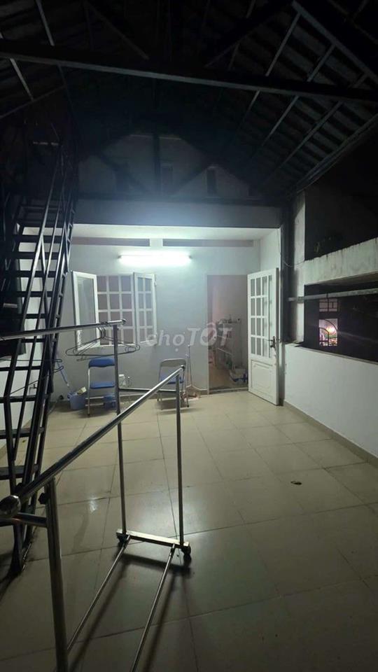 Bán nhà đường nội bộ Gần trường Bình Phú