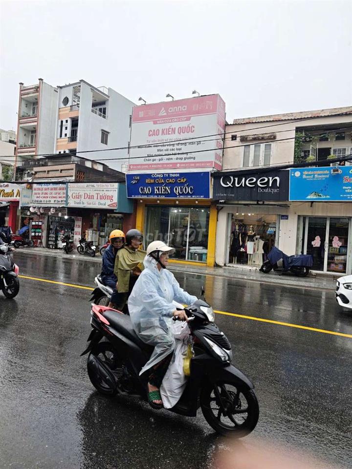 Bán nhà mặt tiền đường Hậu Giang 