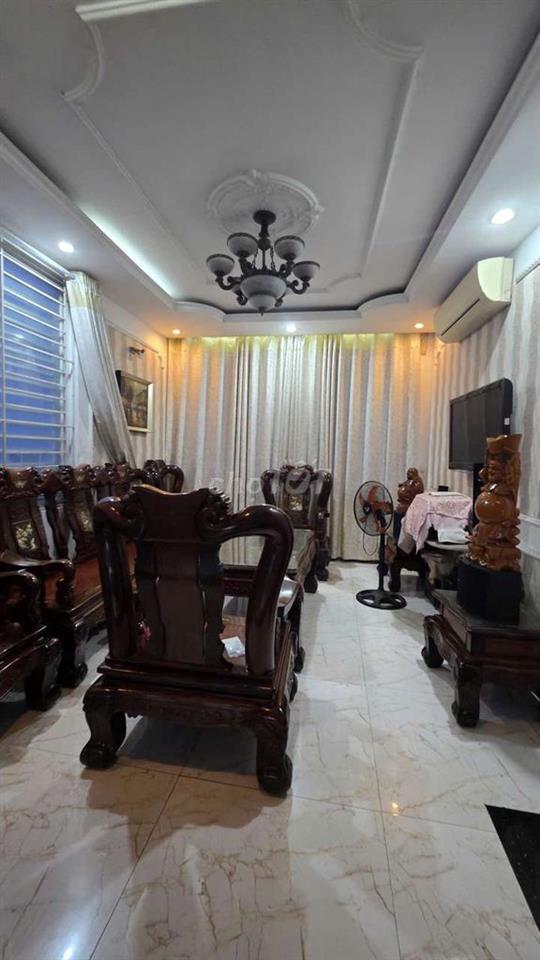 Biệt thự hẻm Minh Phụng Q6