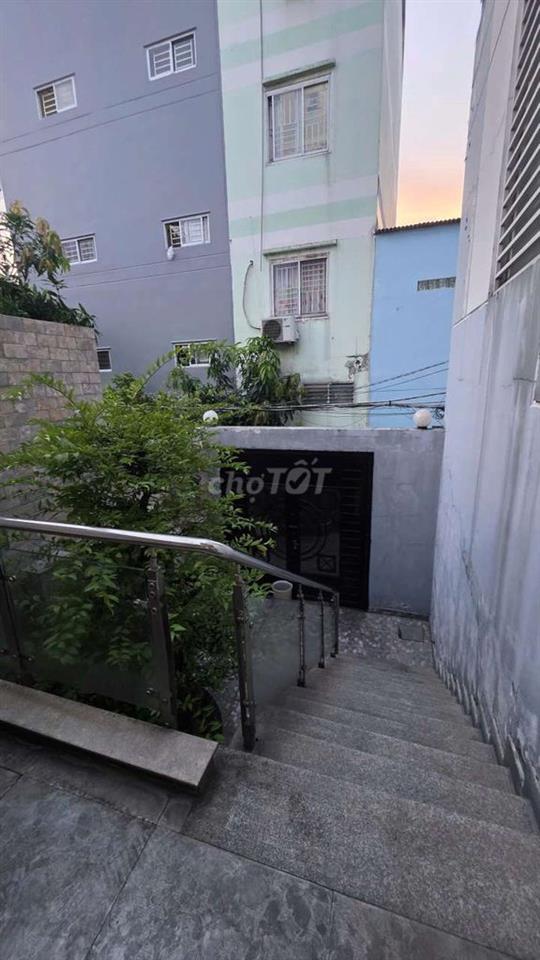 Biệt thự hẻm Minh Phụng Q6